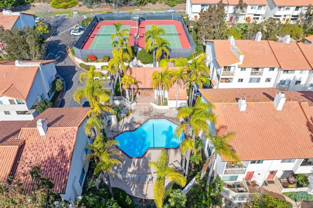3982 La Jolla Village Dr La Jolla, CA 92037