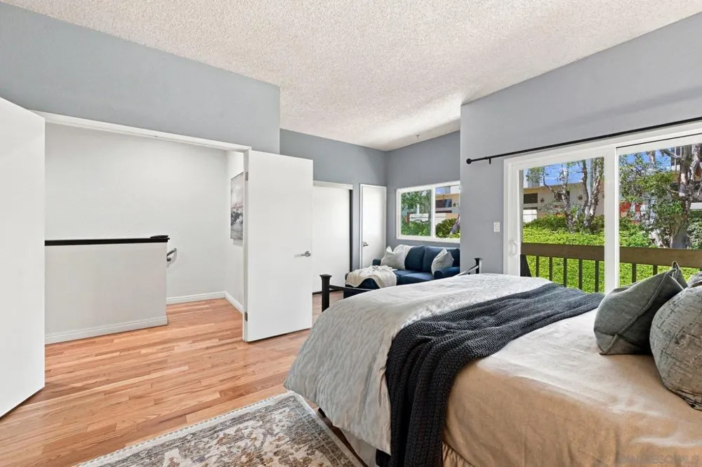 3982 La Jolla Village Dr La Jolla, CA 92037
