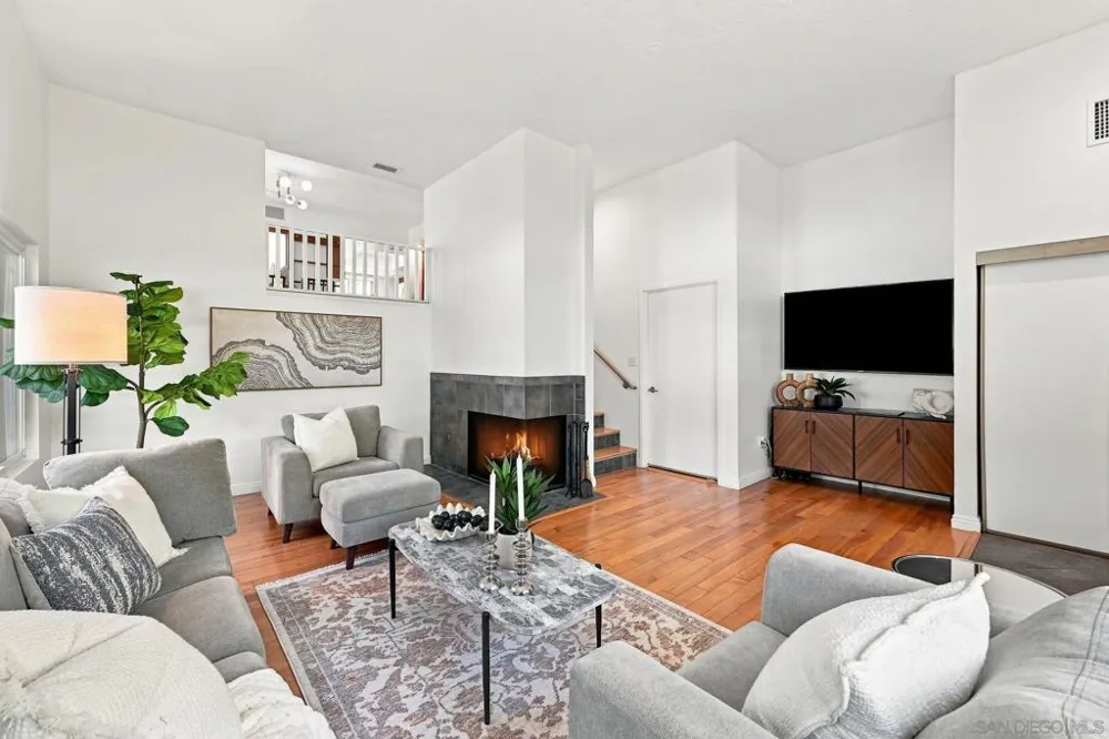 3982 La Jolla Village Dr La Jolla, CA 92037