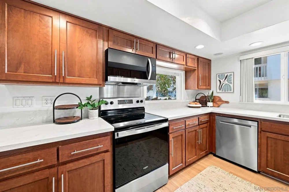 3982 La Jolla Village Dr La Jolla, CA 92037