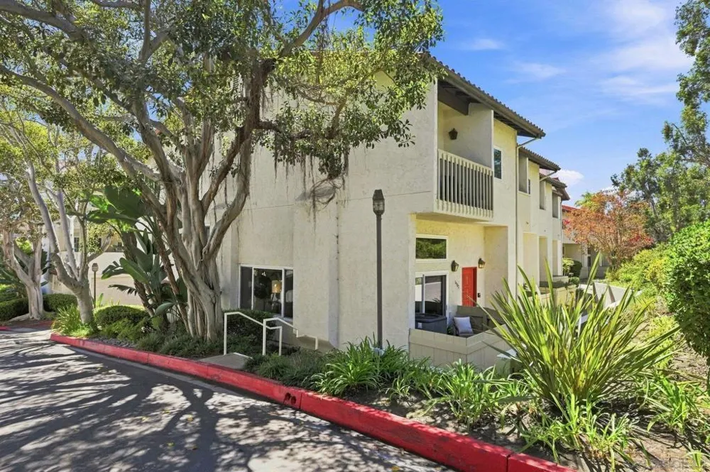3982 La Jolla Village Dr La Jolla, CA 92037