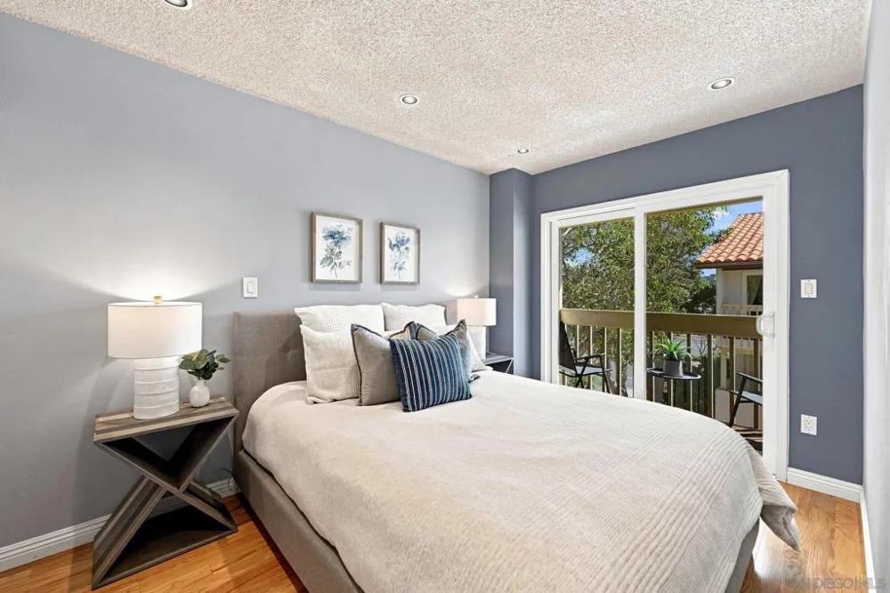 3982 La Jolla Village Dr La Jolla, CA 92037