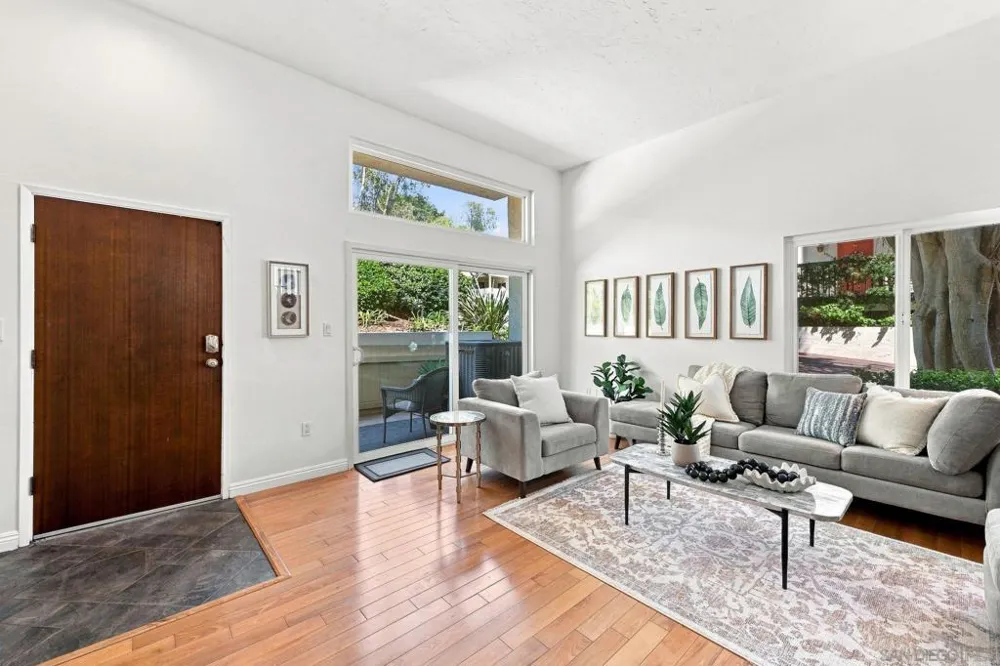 3982 La Jolla Village Dr La Jolla, CA 92037