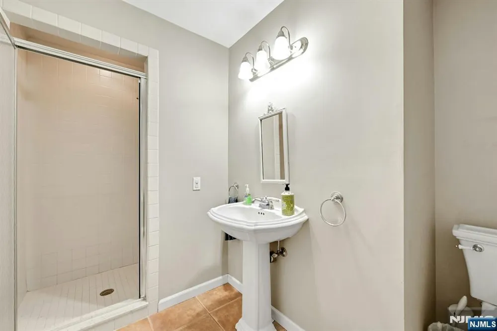 76 Briarwood Avenue Norwood, NJ 07648