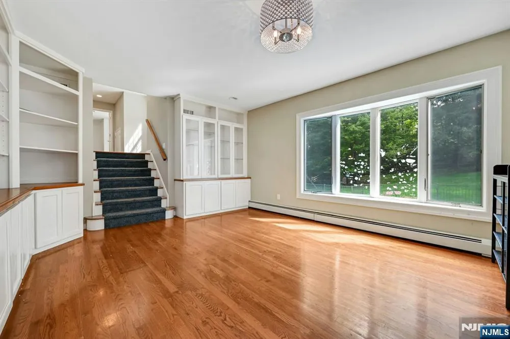 76 Briarwood Avenue Norwood, NJ 07648