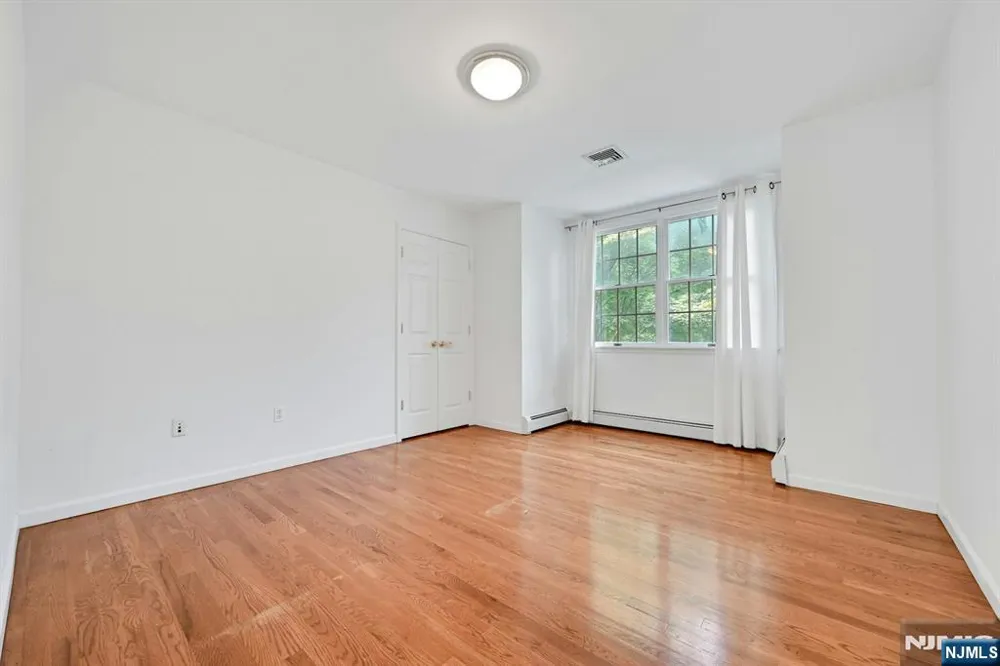 76 Briarwood Avenue Norwood, NJ 07648