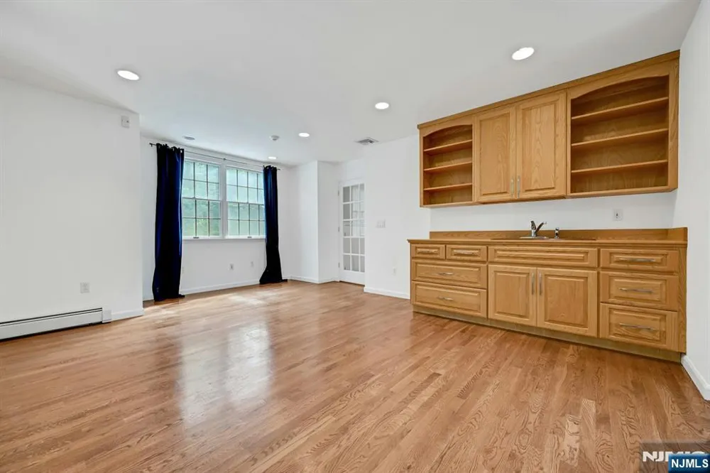 76 Briarwood Avenue Norwood, NJ 07648