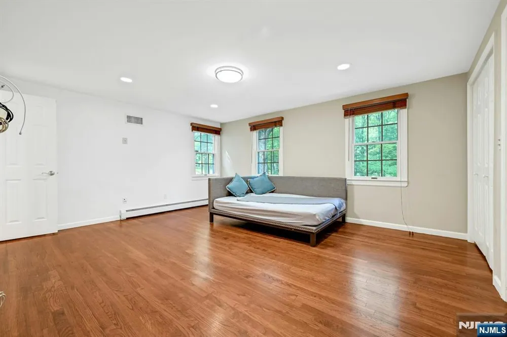 76 Briarwood Avenue Norwood, NJ 07648