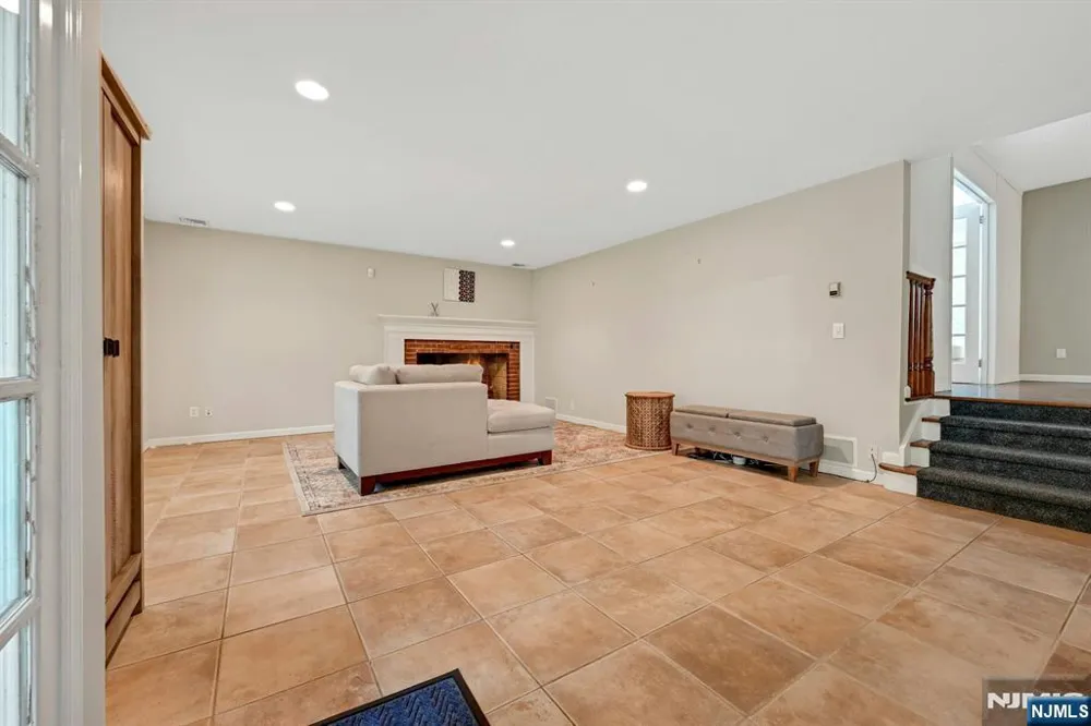 76 Briarwood Avenue Norwood, NJ 07648