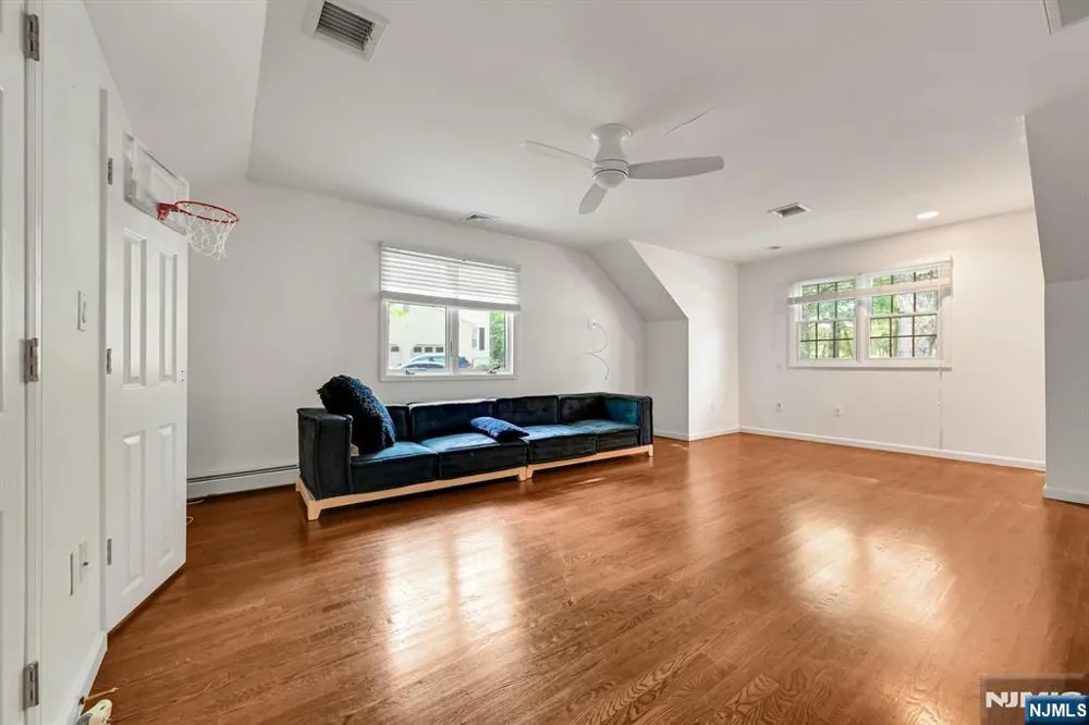 76 Briarwood Avenue Norwood, NJ 07648