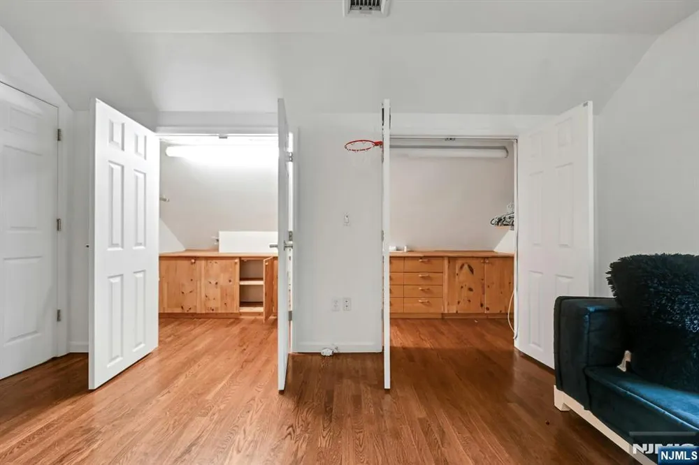 76 Briarwood Avenue Norwood, NJ 07648