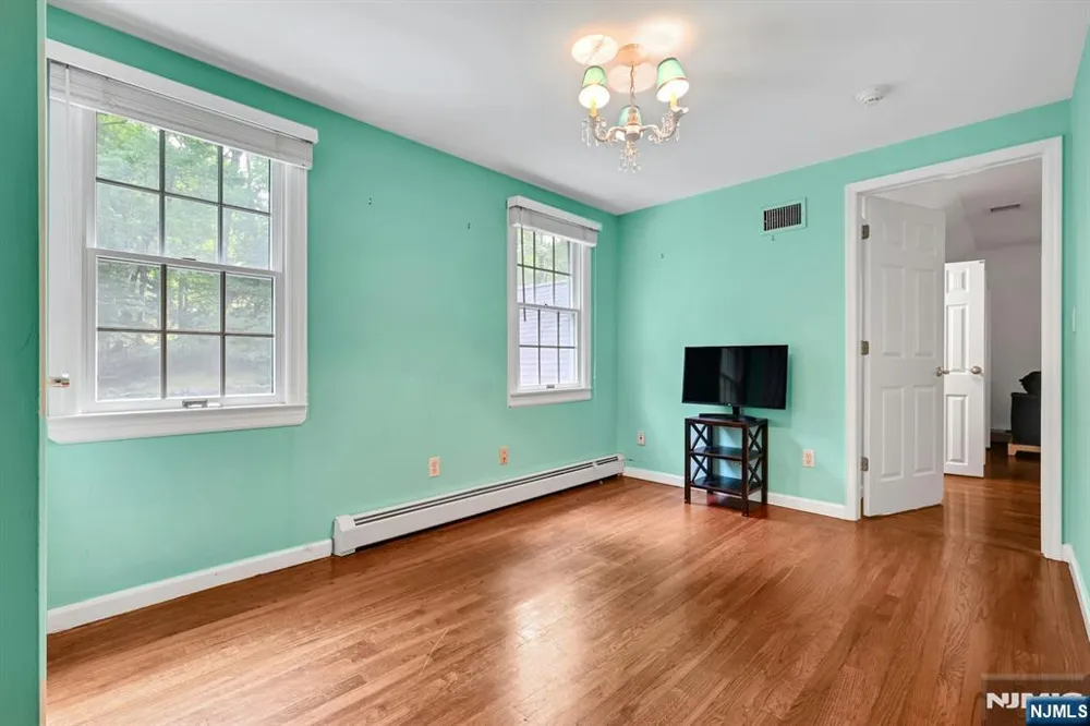 76 Briarwood Avenue Norwood, NJ 07648