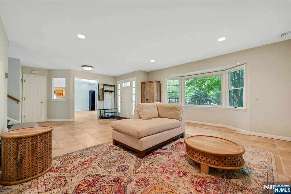 76 Briarwood Avenue Norwood, NJ 07648