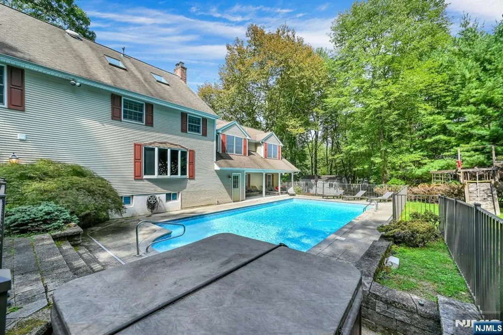 76 Briarwood Avenue Norwood, NJ 07648