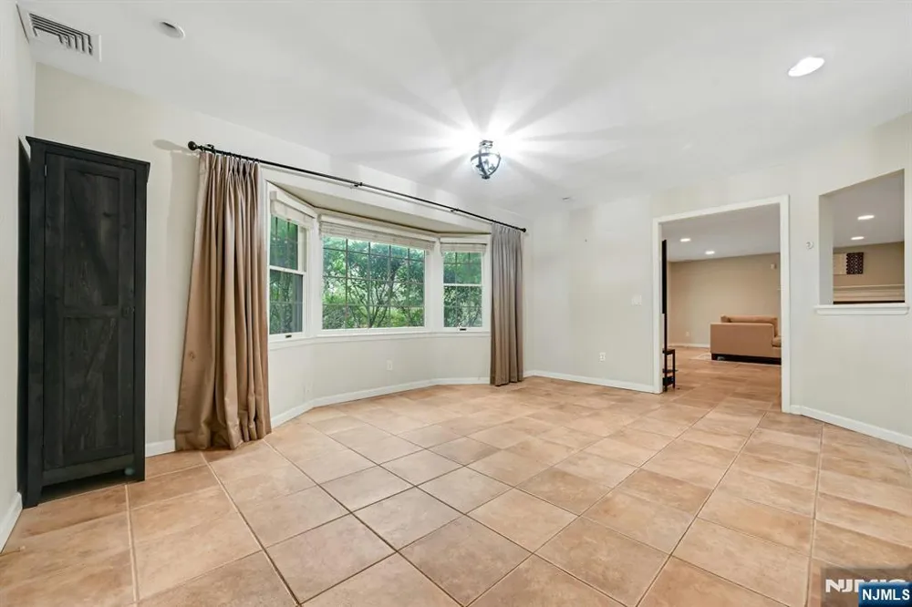 76 Briarwood Avenue Norwood, NJ 07648