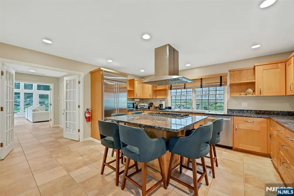 76 Briarwood Avenue Norwood, NJ 07648