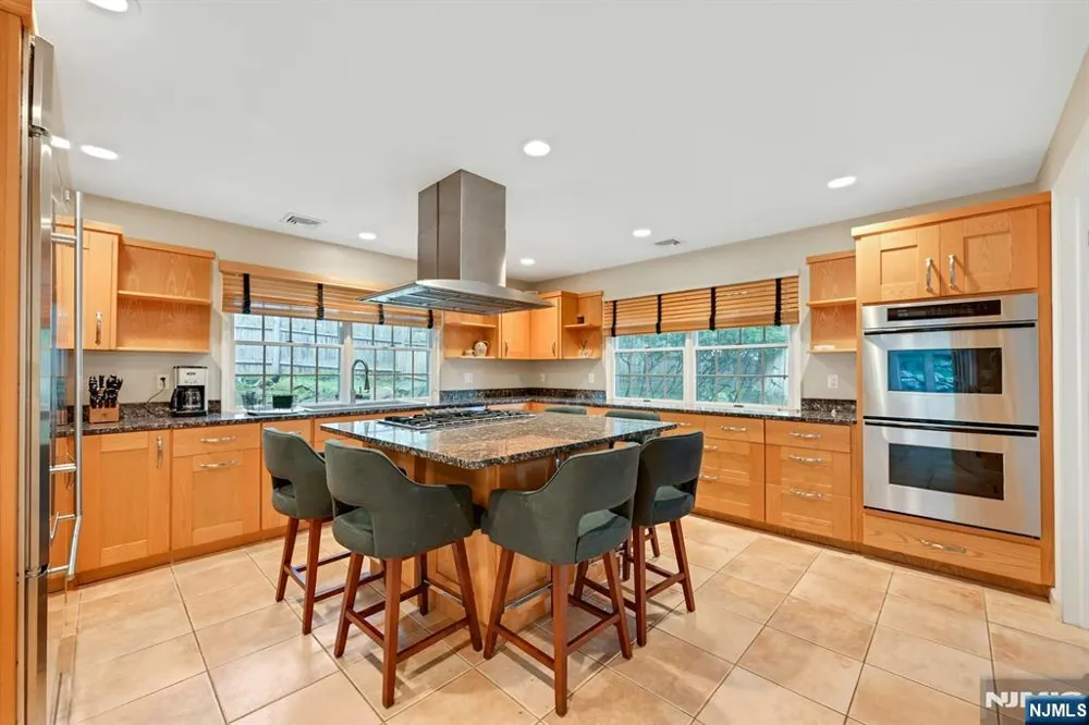 76 Briarwood Avenue Norwood, NJ 07648