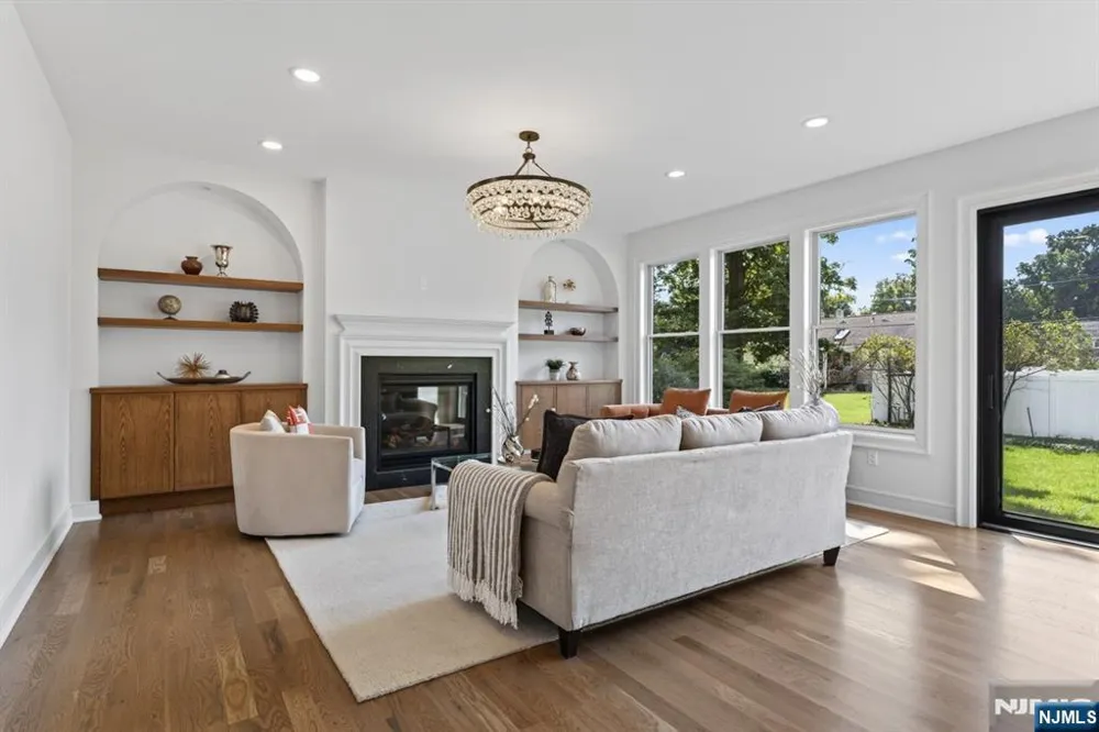 21 Pomona Avenue Pequannock Township, NJ 07444