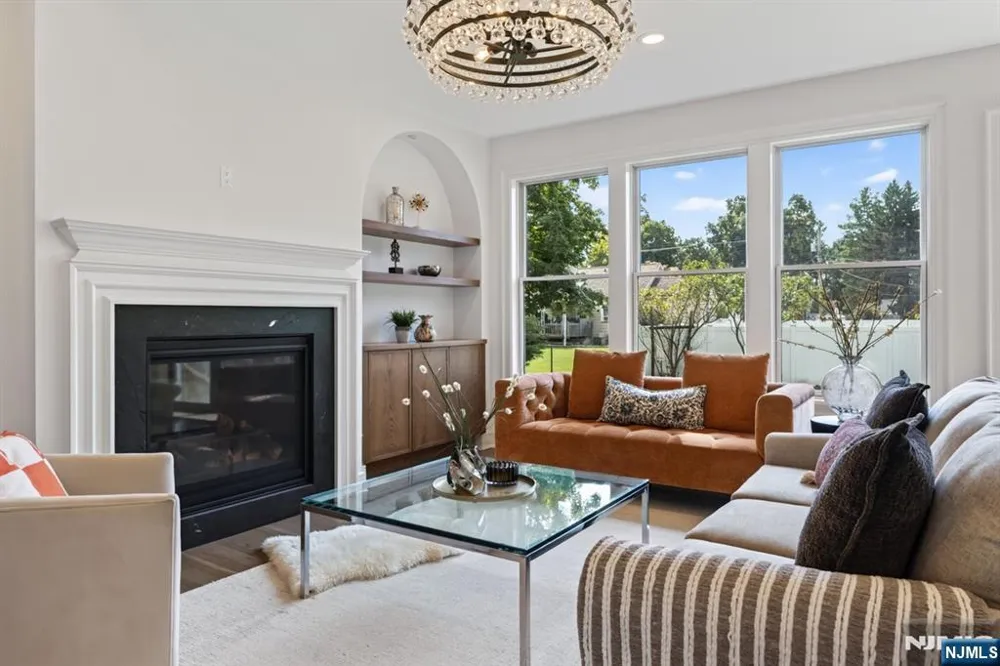 21 Pomona Avenue Pequannock Township, NJ 07444