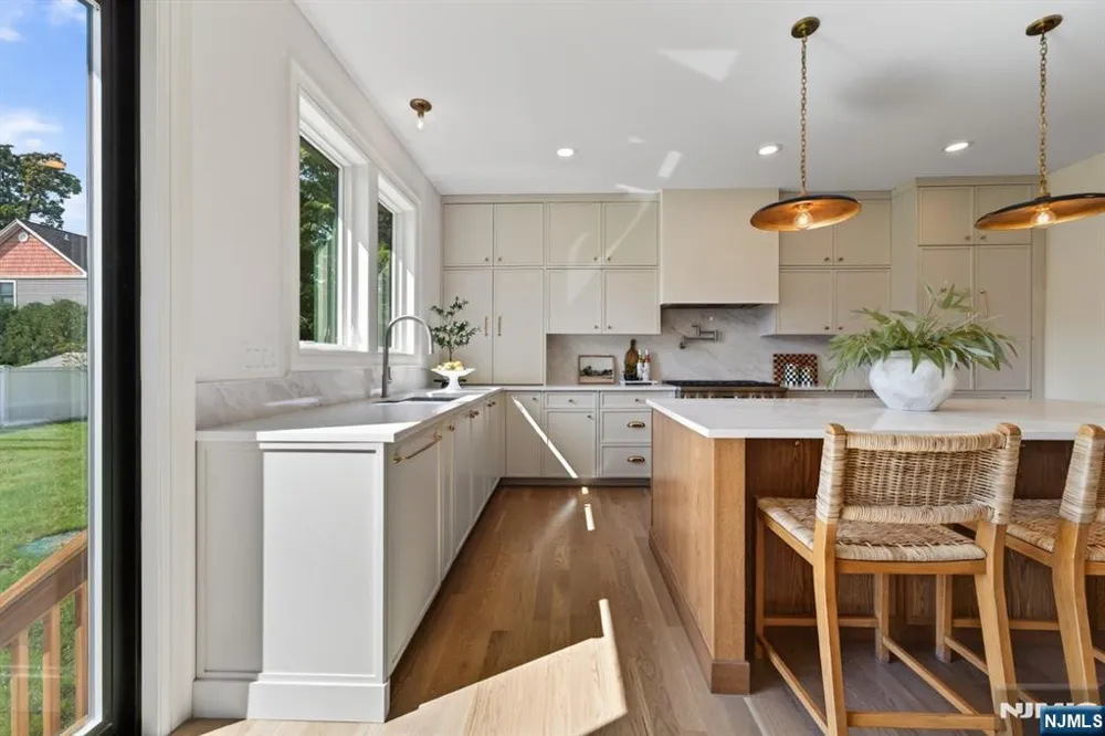 21 Pomona Avenue Pequannock Township, NJ 07444
