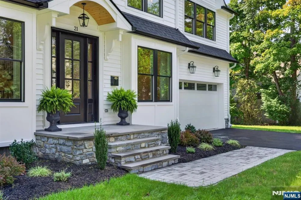 21 Pomona Avenue Pequannock Township, NJ 07444