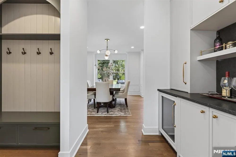 21 Pomona Avenue Pequannock Township, NJ 07444