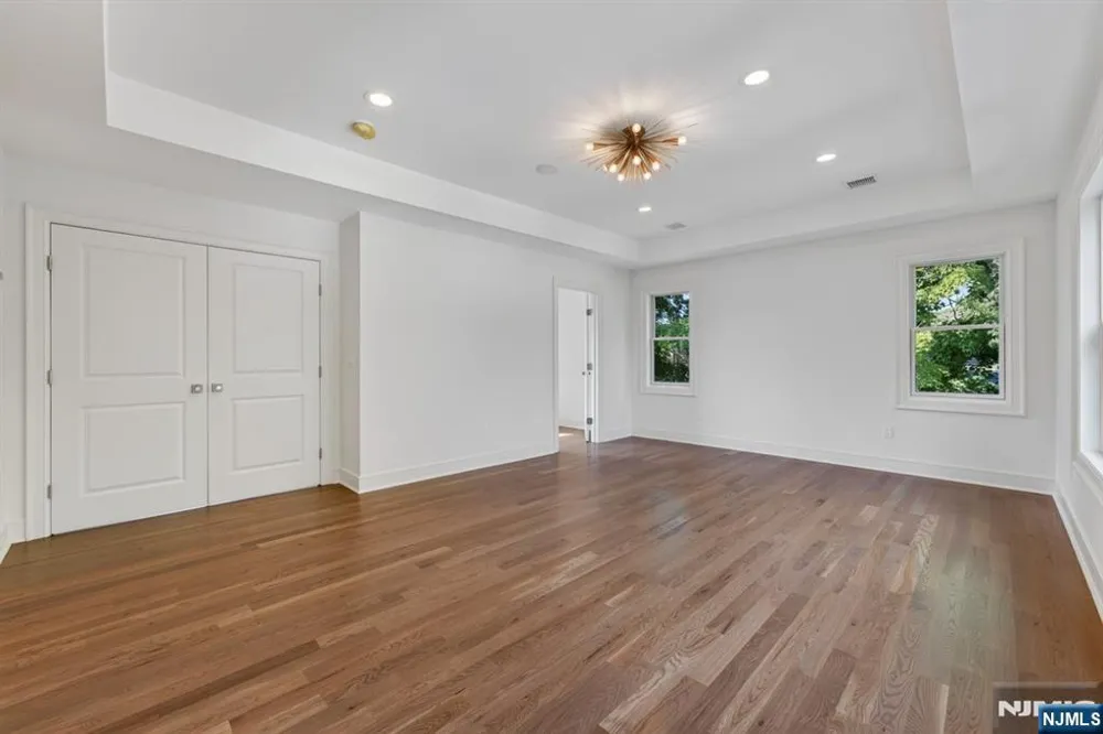 21 Pomona Avenue Pequannock Township, NJ 07444
