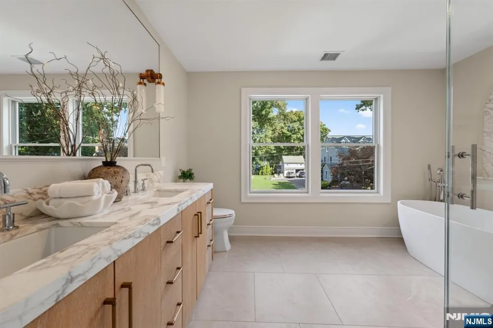 21 Pomona Avenue Pequannock Township, NJ 07444