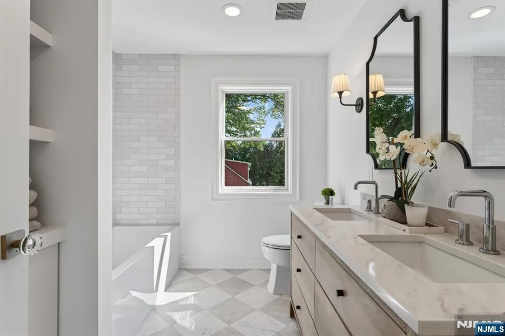 21 Pomona Avenue Pequannock Township, NJ 07444