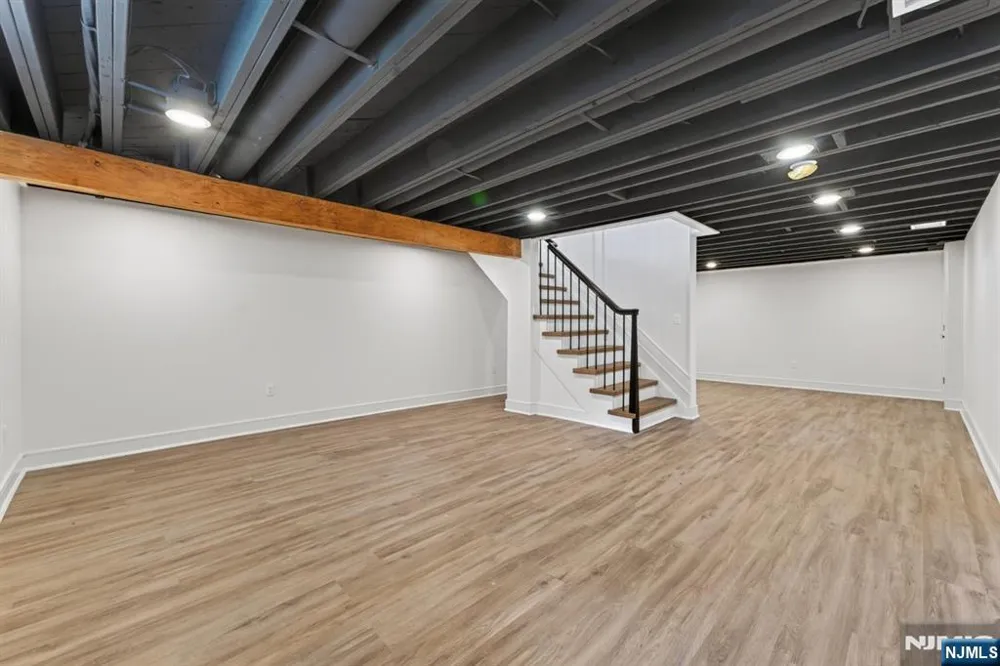 21 Pomona Avenue Pequannock Township, NJ 07444