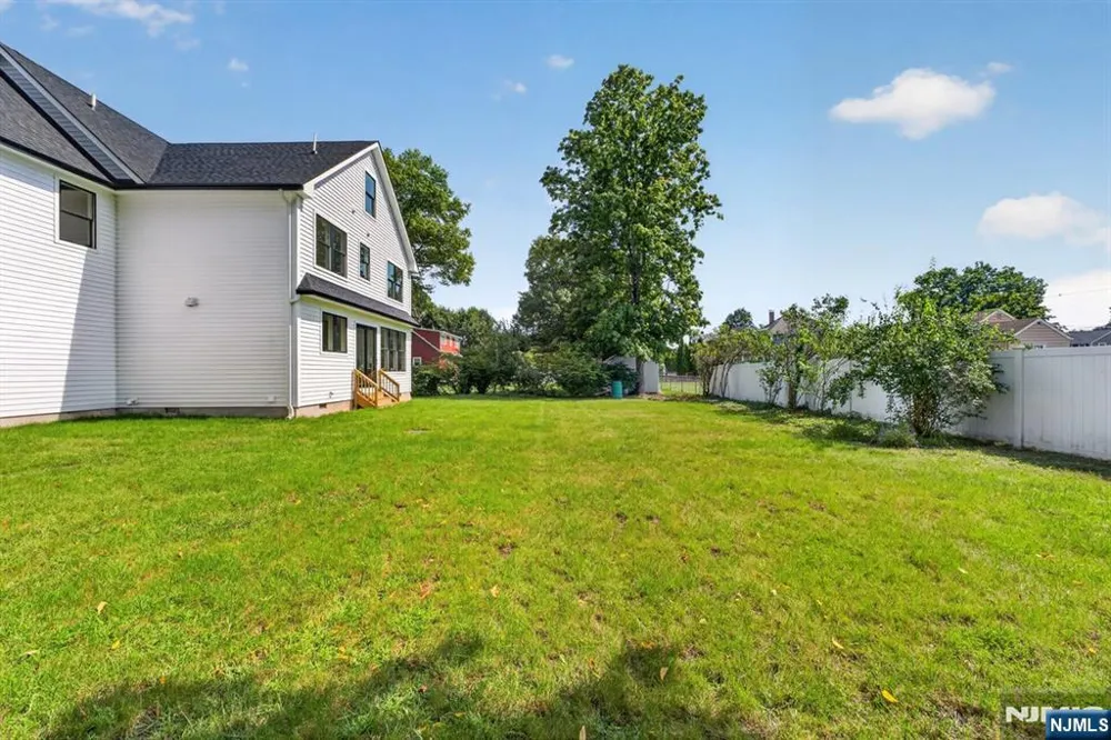 21 Pomona Avenue Pequannock Township, NJ 07444