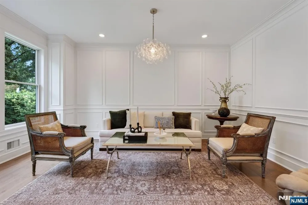 21 Pomona Avenue Pequannock Township, NJ 07444