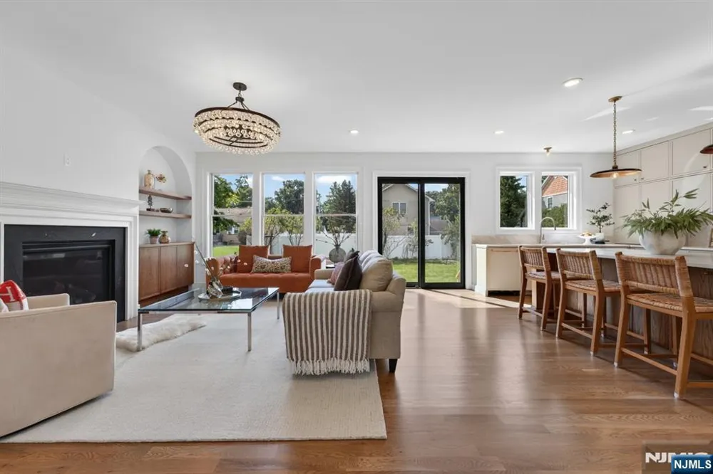21 Pomona Avenue Pequannock Township, NJ 07444
