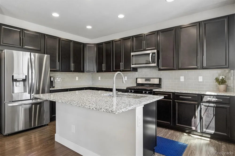 27162 E Frost Place Aurora, CO 80016