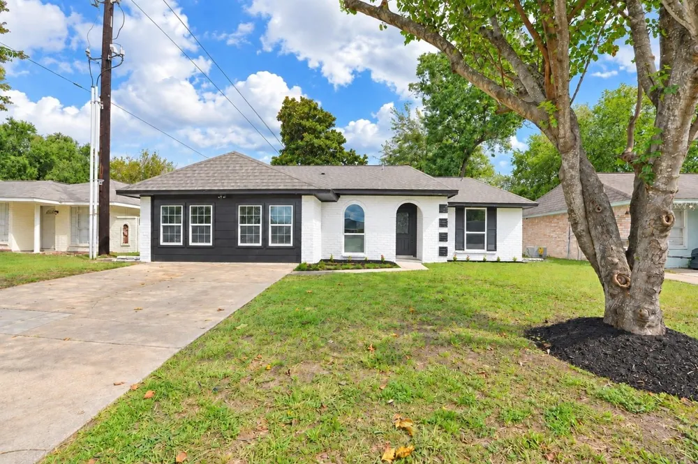 1030 Forestburg Drive Houston, TX 77038