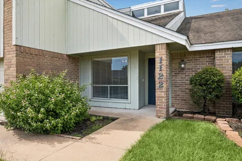 1122 New Tree Lane