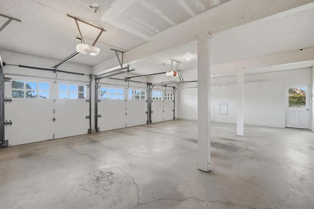 2954 Woodford Drive La Jolla, CA 92037