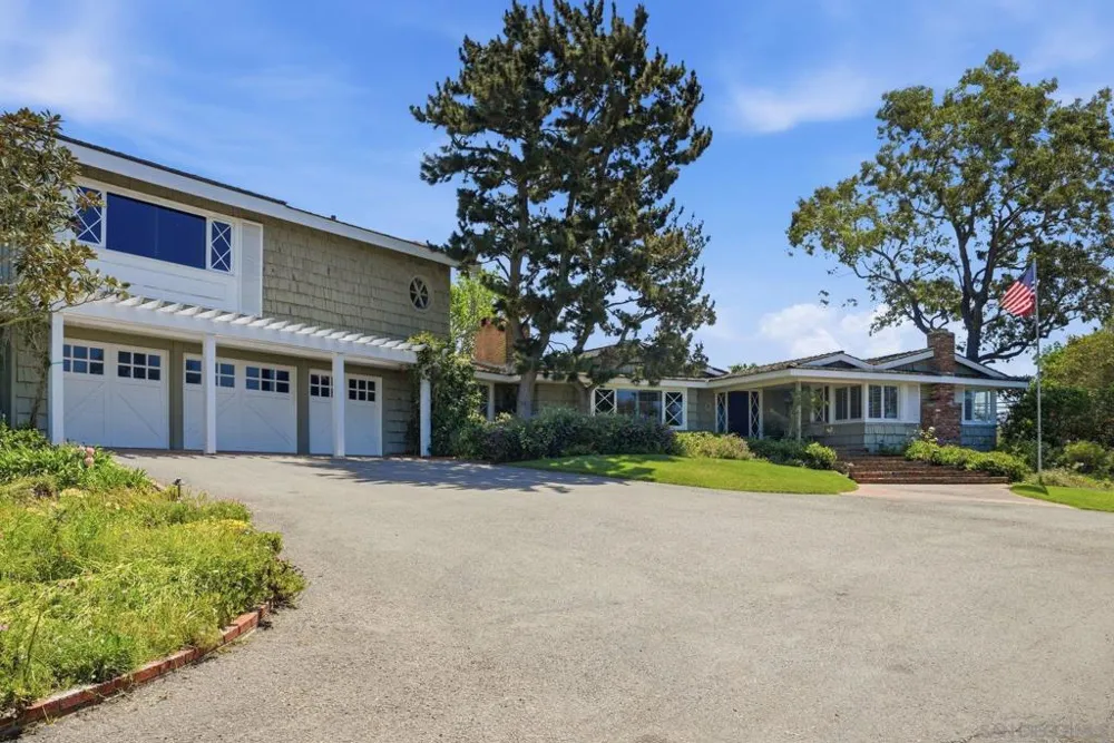 2954 Woodford Drive La Jolla, CA 92037