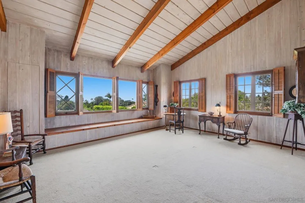 2954 Woodford Drive La Jolla, CA 92037