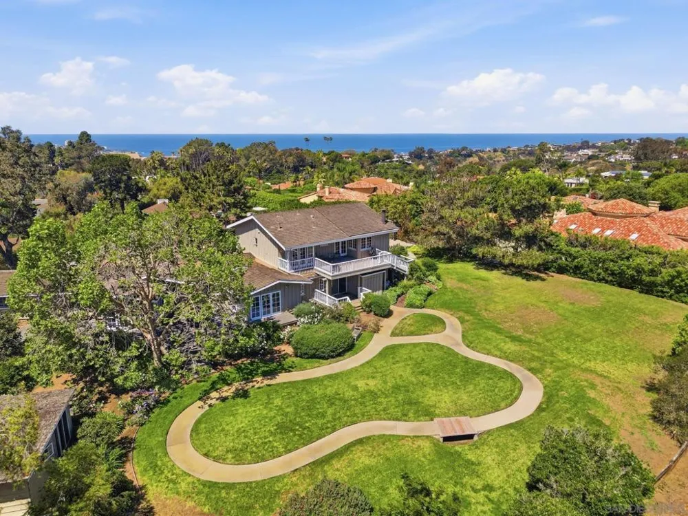 2954 Woodford Drive La Jolla, CA 92037