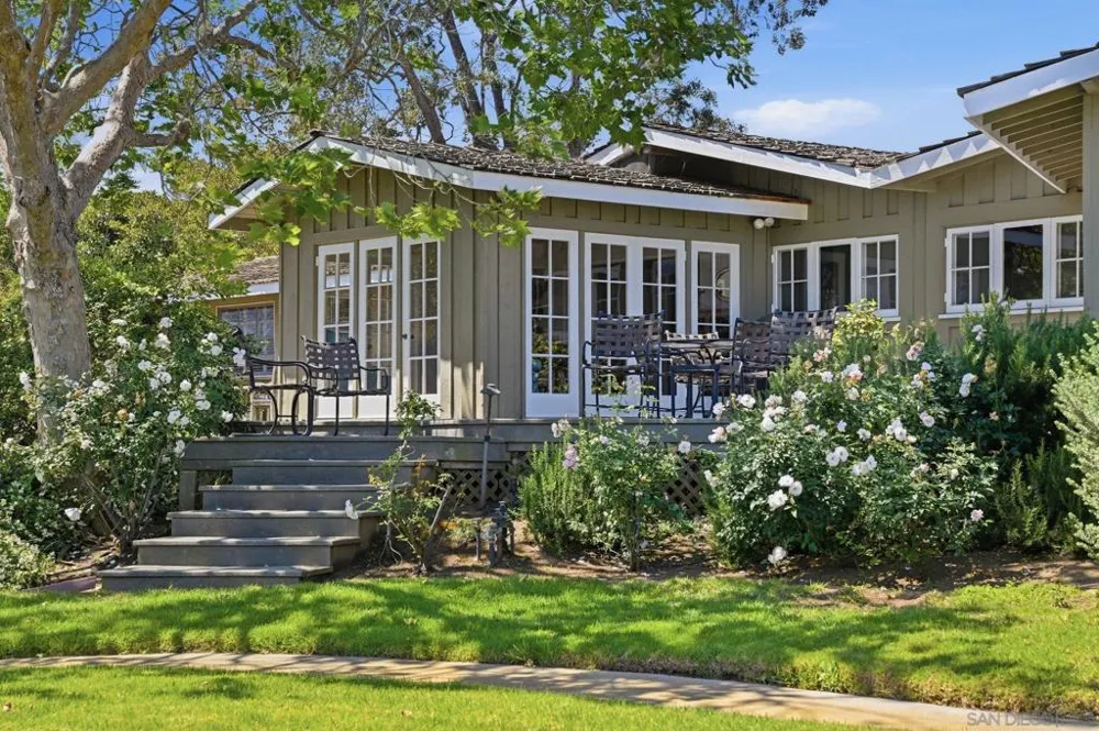 2954 Woodford Drive La Jolla, CA 92037