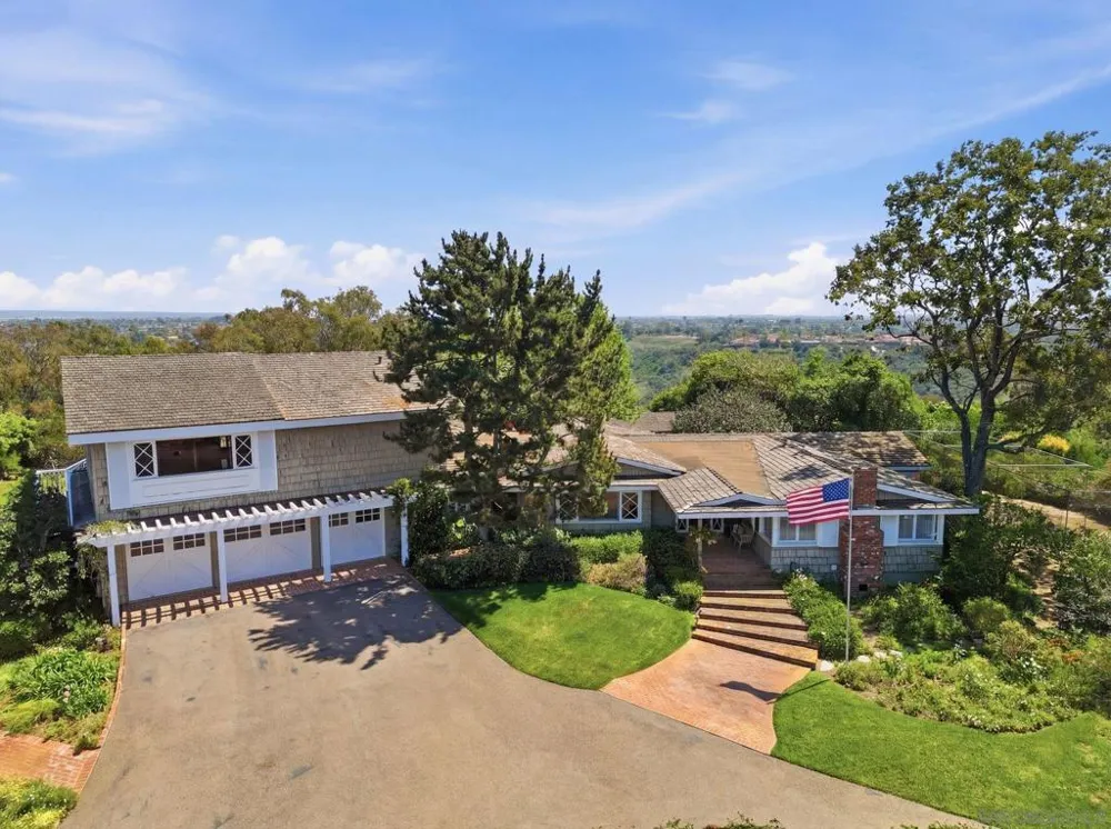 2954 Woodford Drive La Jolla, CA 92037