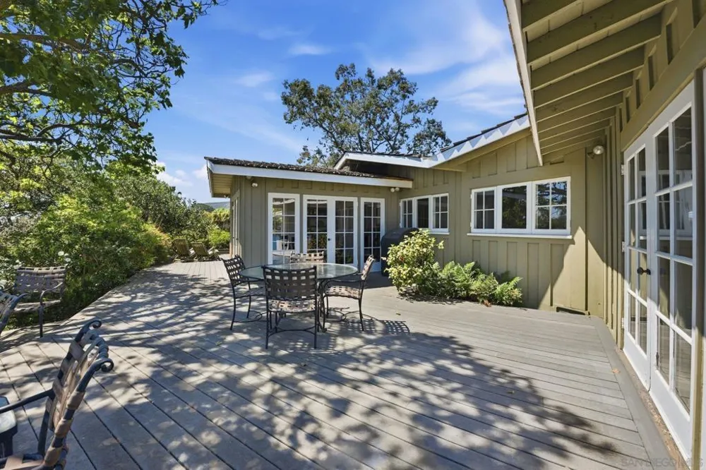 2954 Woodford Drive La Jolla, CA 92037