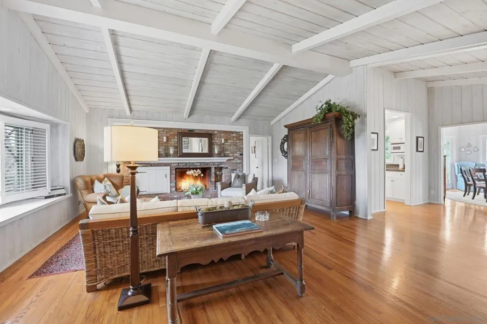 2954 Woodford Drive La Jolla, CA 92037