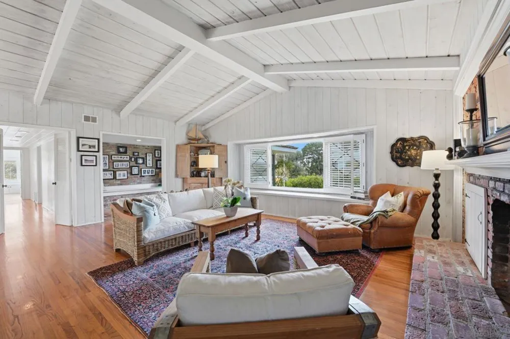 2954 Woodford Drive La Jolla, CA 92037
