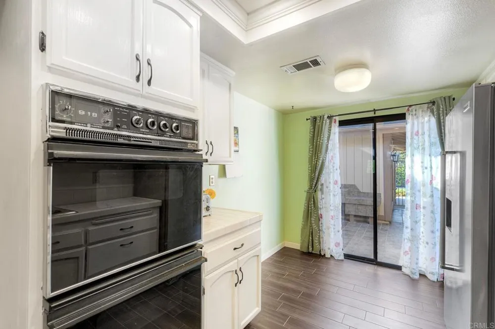 8559 Circle R Valley Lane Escondido, CA 92026
