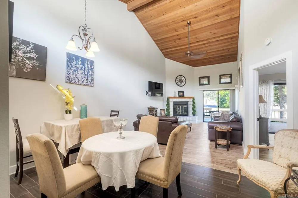 8559 Circle R Valley Lane Escondido, CA 92026