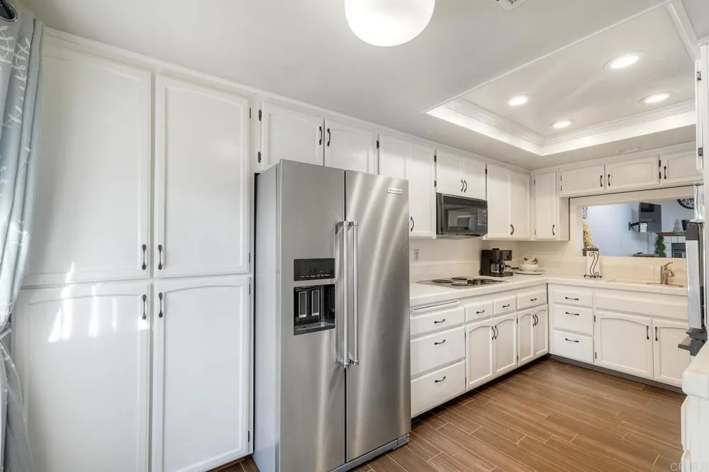 8559 Circle R Valley Lane Escondido, CA 92026