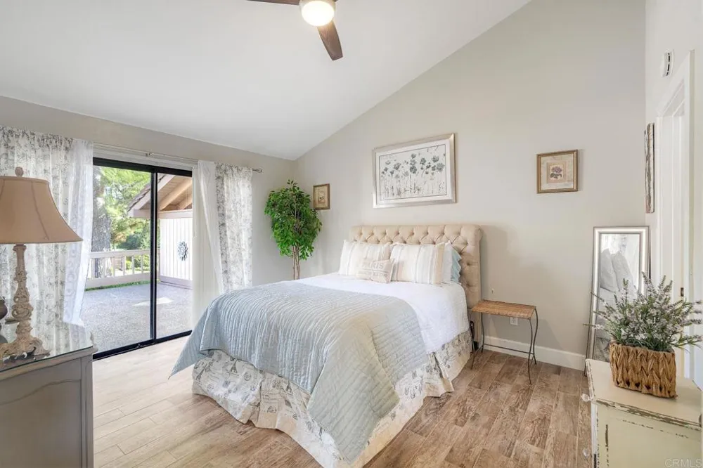 8559 Circle R Valley Lane Escondido, CA 92026