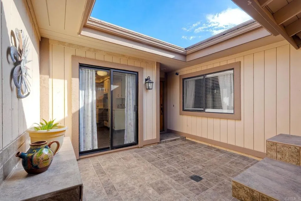 8559 Circle R Valley Lane Escondido, CA 92026